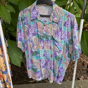 Vintage men’s Hawaiian shirt